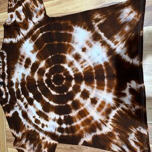 Women's Short Sleeve Tie-Dye Tee in Brown & White